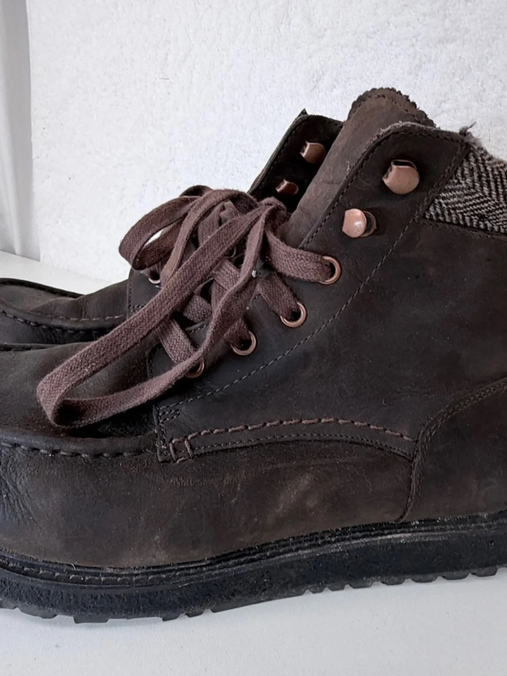 UGG Mens Leather Lace Up Boots Brown Moc Toe Size 10 Rugged Waterproof boots